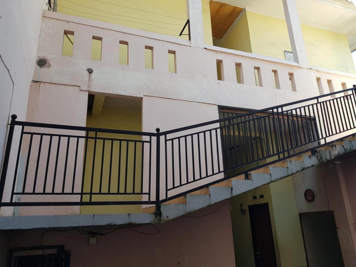 Oyo 93162 Cempaka Syariah Hotel Medan Ngoại thất bức ảnh